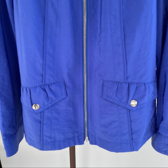 Blue Zenergy Jacket/!Windbreaker - Picture 3 of 9